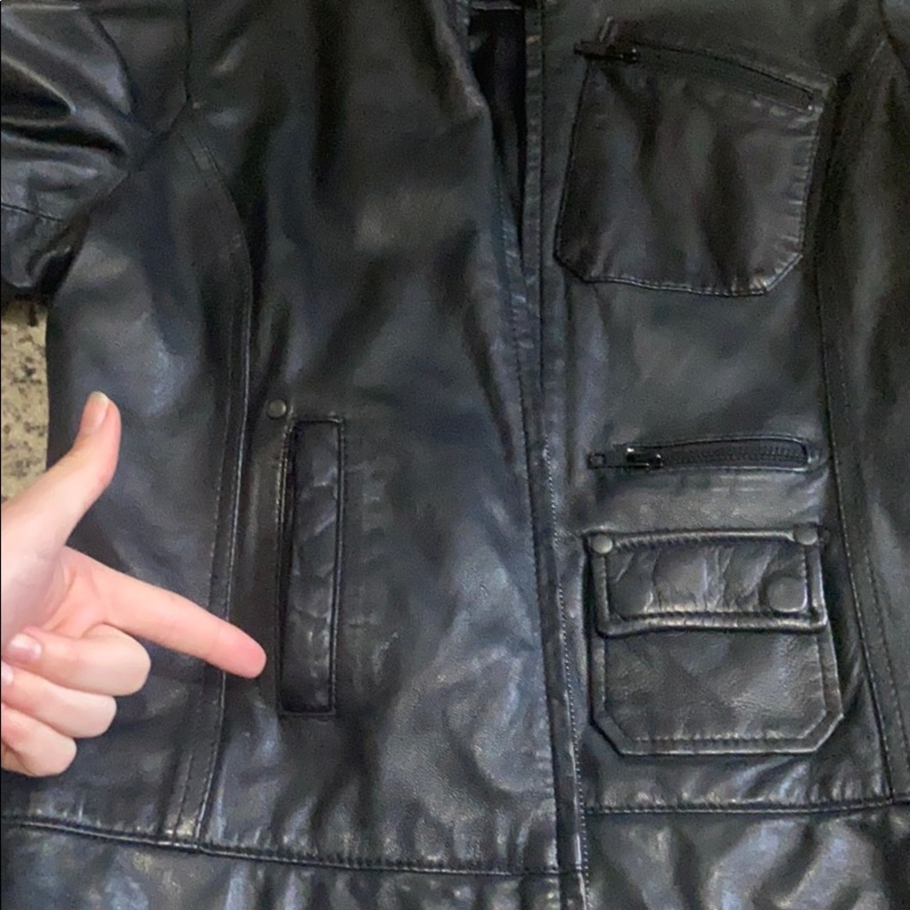 Leather jacket - Picture 8 of 9